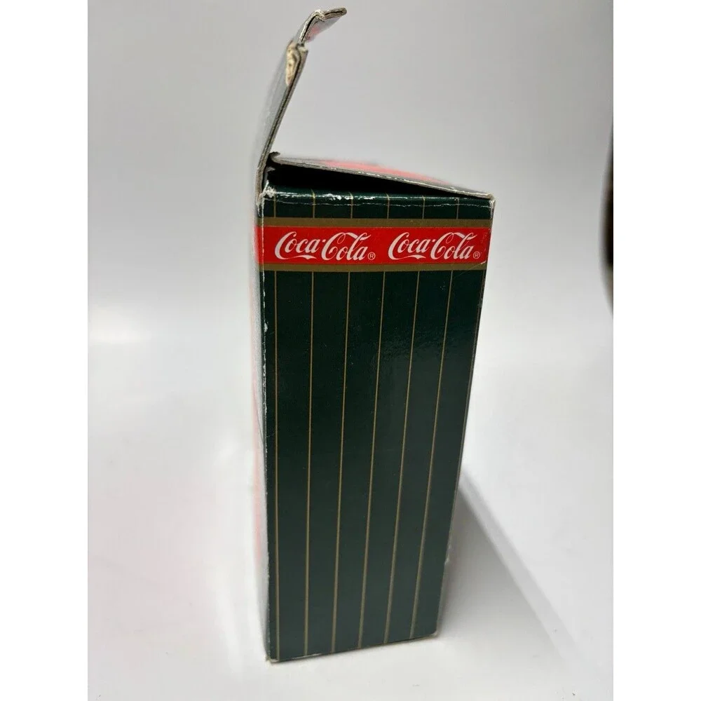Coca-Cola Town Square Last Minute Shoppers CG242 Christmas Village Figure w/Box